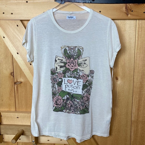 Lauren Moshi Tops - lauren moshi | love potion floral graphic tee